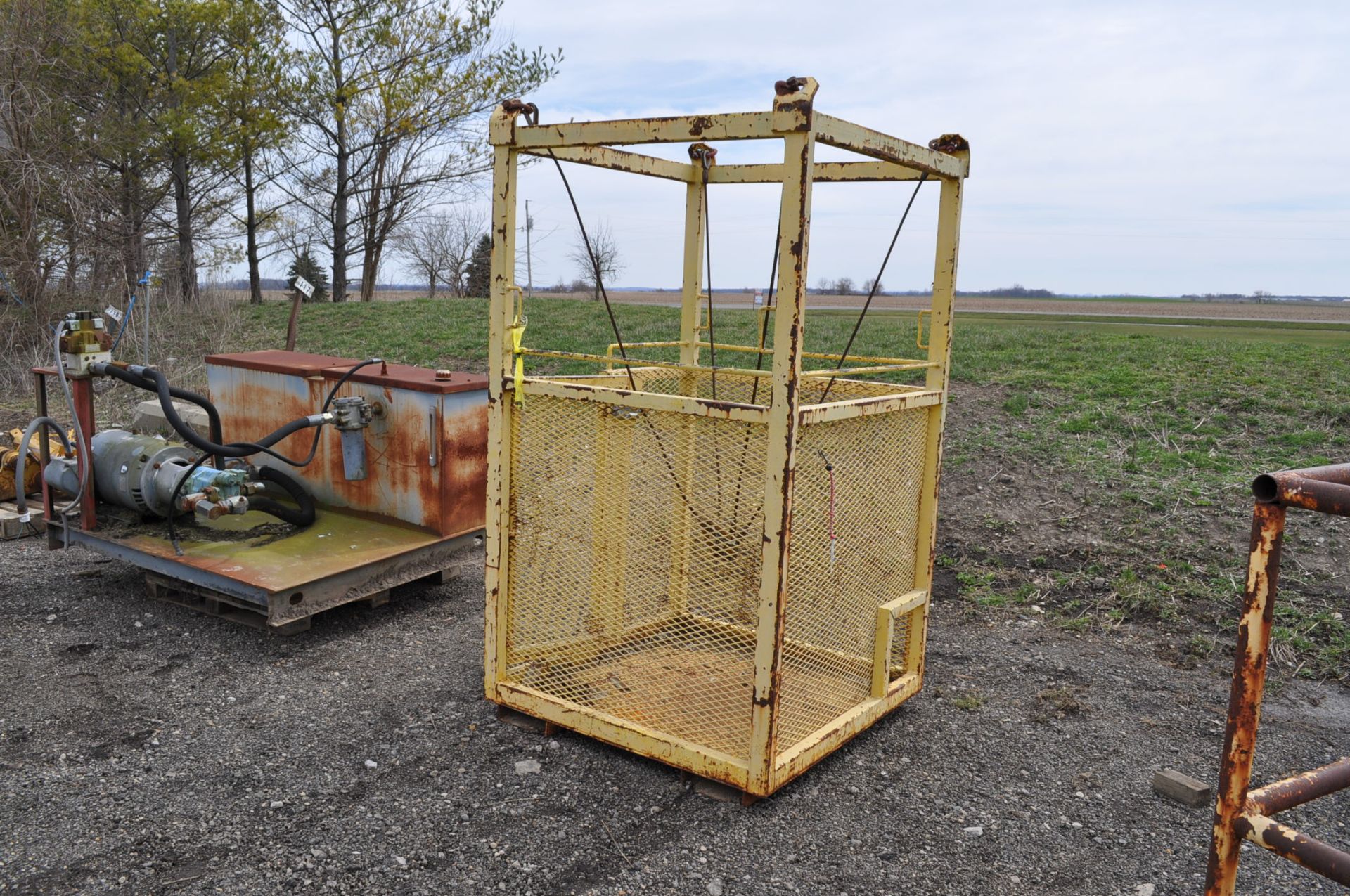 Crane cage - Image 2 of 4