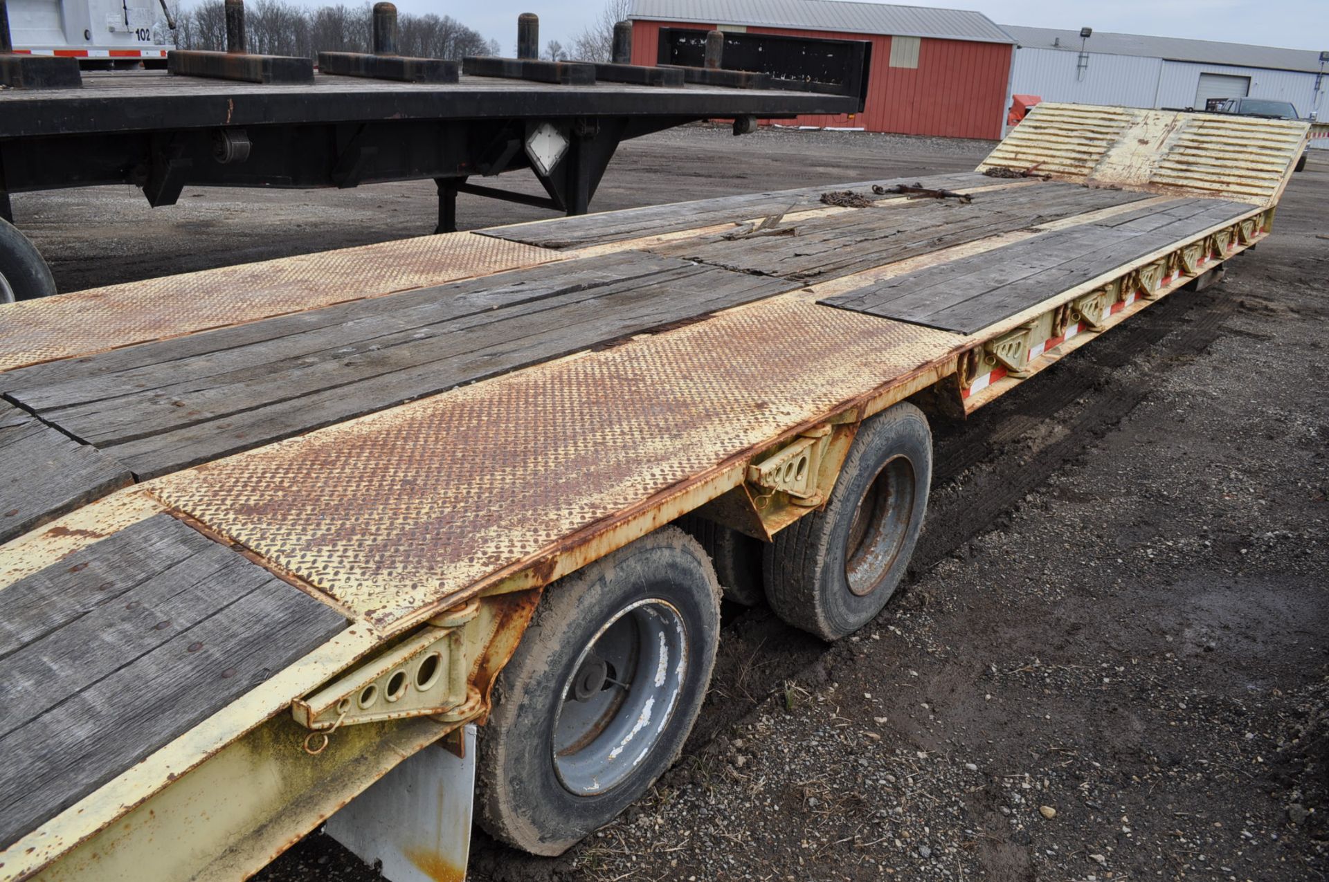 2001 48’ LTE drop deck trailer, hyd ramps, tandem axle, 50,000 GVW, 29’ + 5’ dovetail, 9’ top - Image 10 of 12