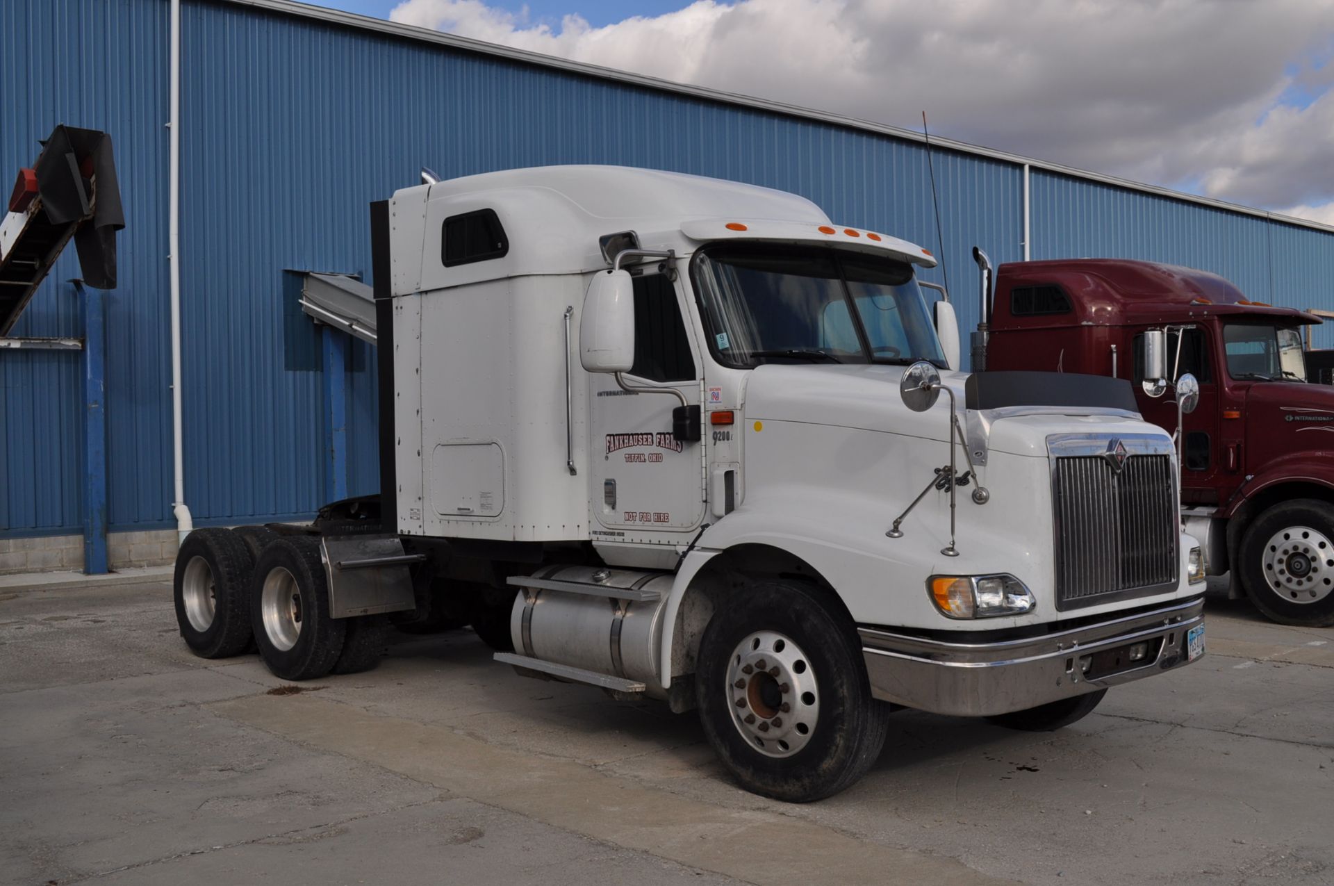 2004 International 9200i Eagle semi, sleeper, 552,549 miles, 1580 engine hrs, Cummins ISM, 10 - Image 4 of 17