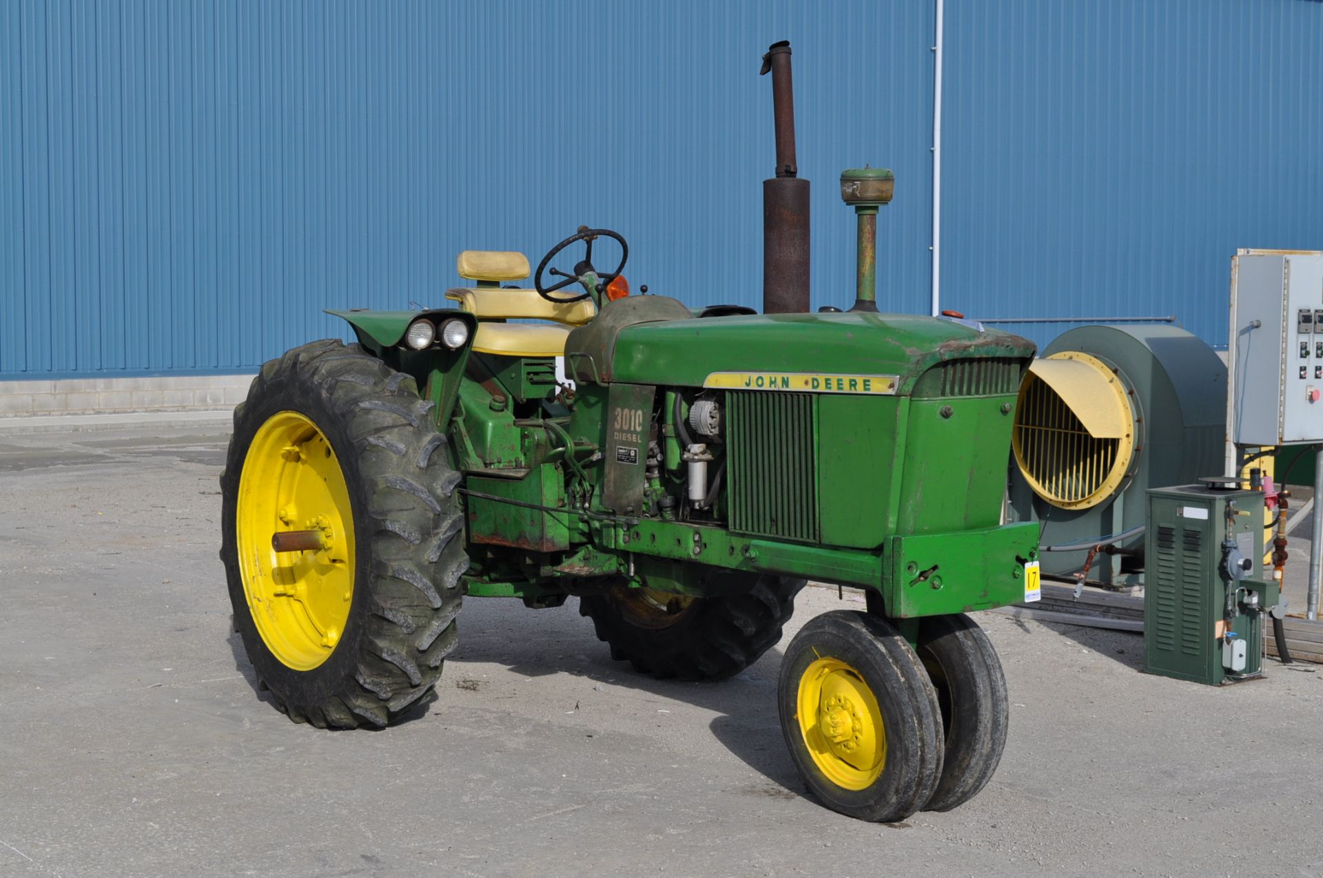John Deere 3010 tractor, diesel, narrow front, 3 pt, pto, 1 remote