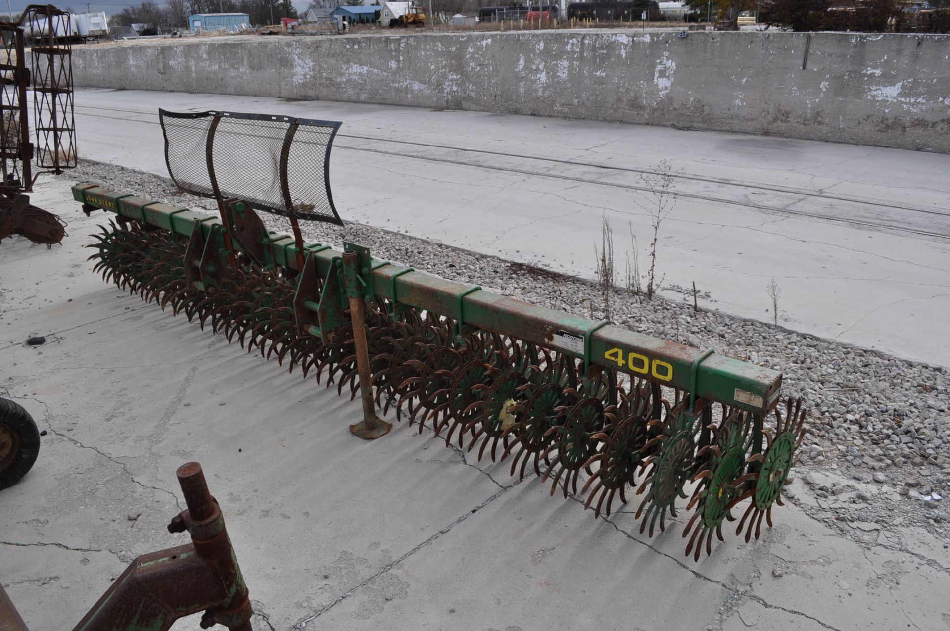 15' John Deere 400 3pt Rotary Hoe