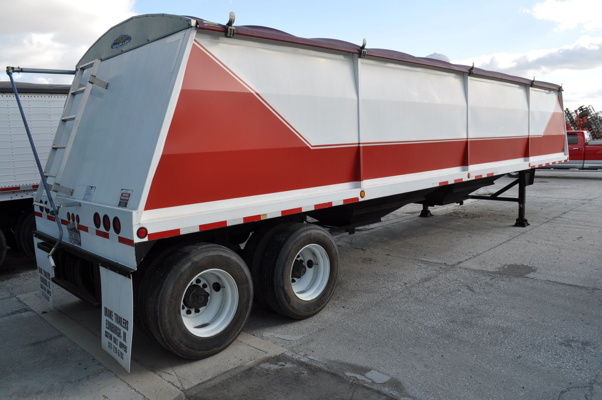 2015 Drake 36’ hopper bottom grain trailer, roll tarp, spring ride, VIN 1D9AA3621FE356011 (Never - Image 3 of 9