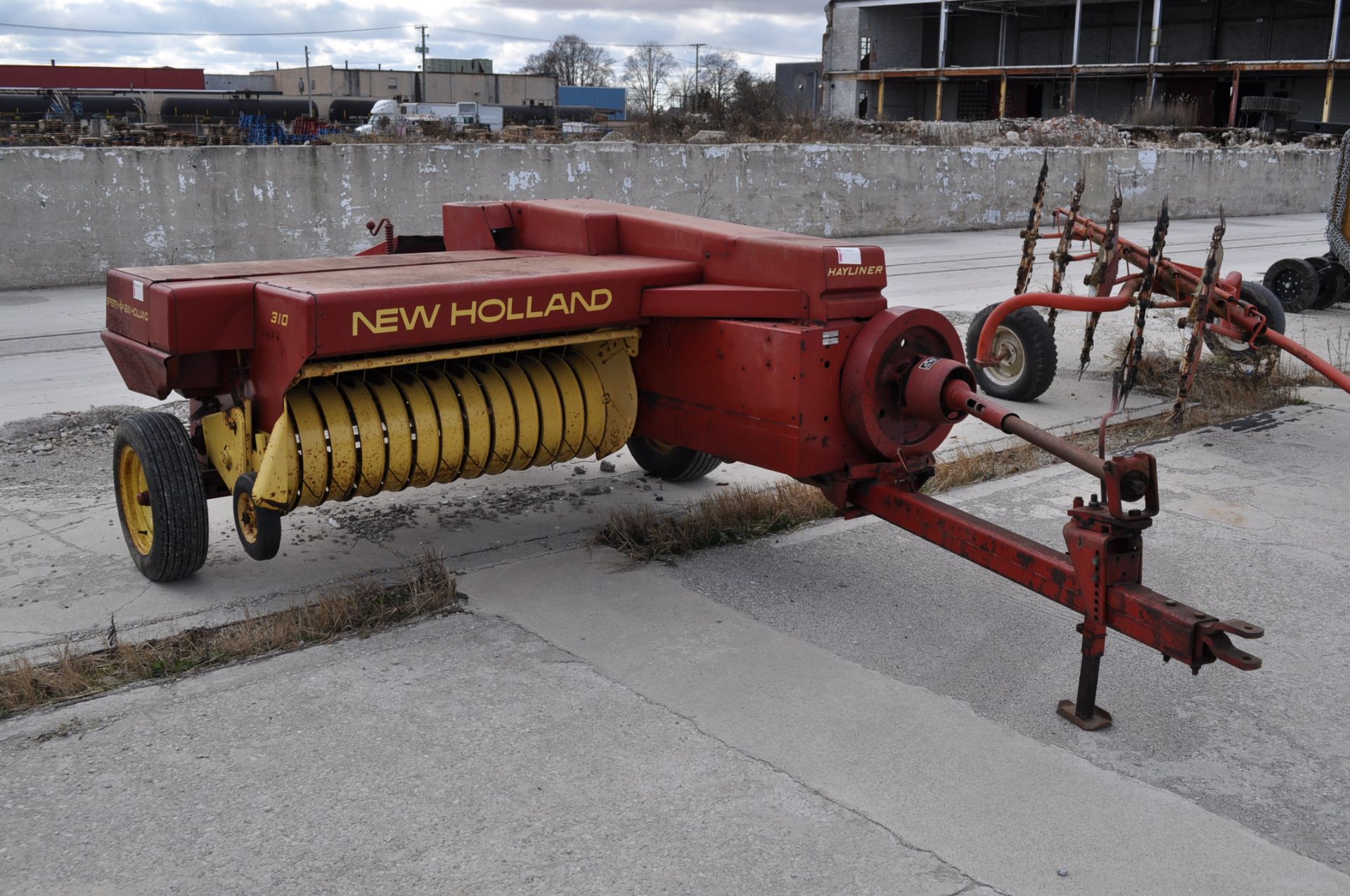 New Holland 310 Hayliner baler, twine, folding chute, rear hitch, SN 538376 - Image 4 of 6