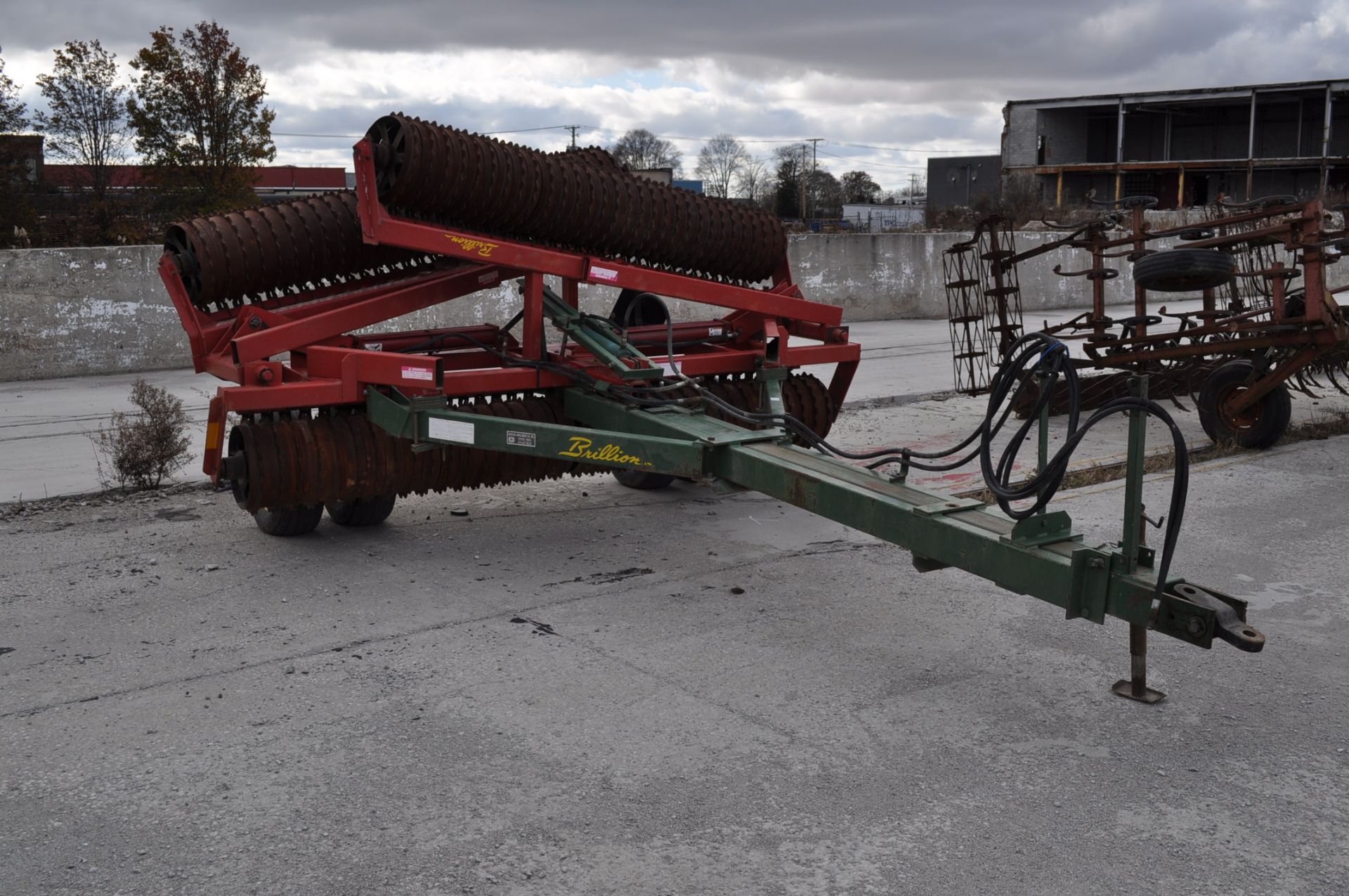 32' Brillion X Fold solid wheel cultipacker, hyd fold SN 173326 - Image 5 of 7