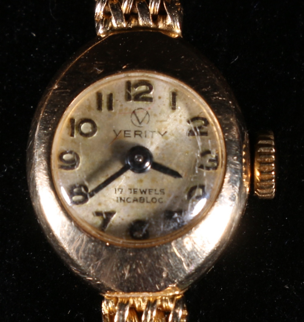 9ct gold ladies Verity wristwatch with 9ct gold strap, 15.