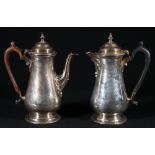 Silver teapot and water pot of baluster form, Sheffield 1936 & 1941, 904g gross, 20cm.