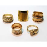 Five 9ct gold rings, various. Condition Report 19.