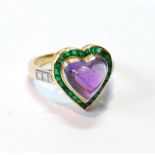 Ring with heart-shaped cabochon amethyst surrounded by small calibré emeralds, in 18ct gold.