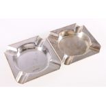 Pair of Emile Viner silver ashtrays, Sheffield 1961, 161g.