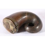 19th century horn snuff mull with hinged cover, the oval plaque engraved D. Wood, 9cm long.