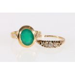 18ct yellow gold emerald ring, size N, 3.