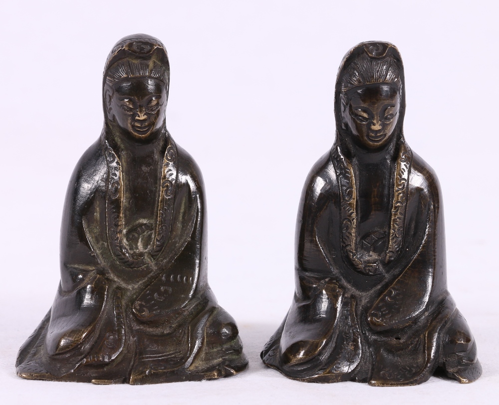 Pair of late 19th century bronze figures of Quan Yin, 7cm.