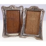 Two silver oval photograph frames (2) 18cm x 13cm