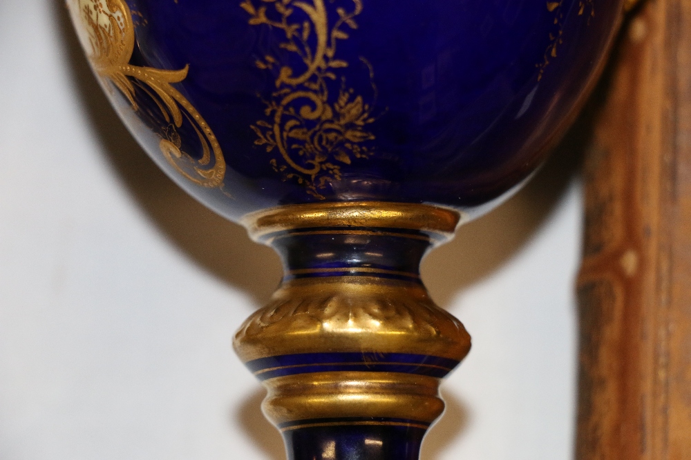 Coalport gilt porcelain cup, 22cm CONDITION REPORT: Few minor gilding losses. - Image 3 of 6