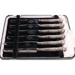 Elizabeth II set of six silver handled tea knives, fitted case. Sheffield 1962.