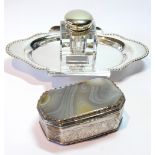 Middle Eastern silver-mounted agate box with chased vertical sides, probably 18th century,