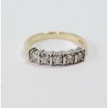 Diamond five-stone ring with brilliants of equal size, in 9ct gold.