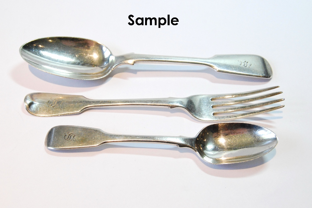 Seven silver fiddle pattern dessert spoons, six forks and six teaspoons, 19th century, 21oz.