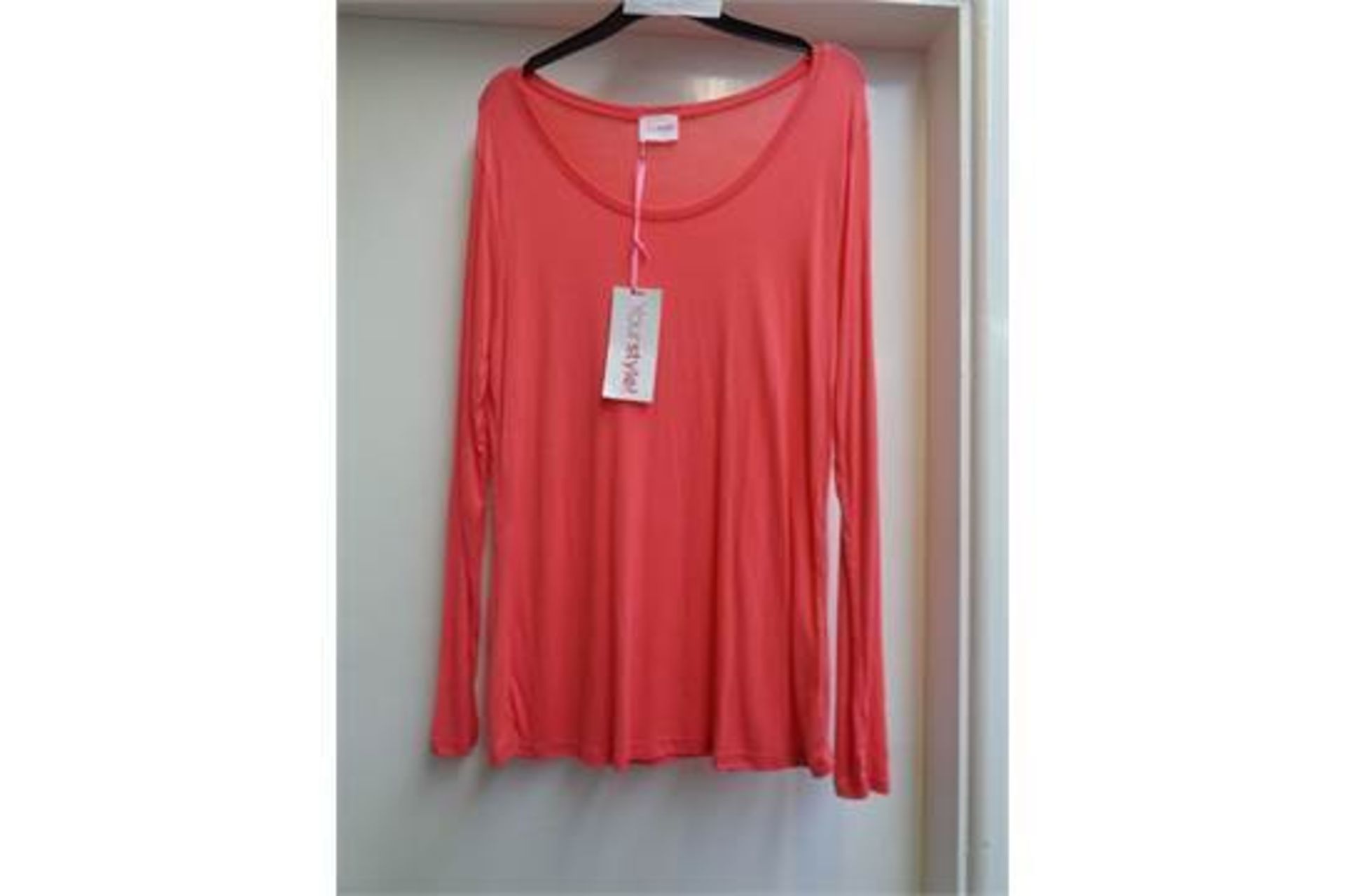 4 X LADIES RED TOP (DELIVERY BAND A)