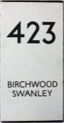London Transport bus stop enamel E-PLATE for route 423 destinated Birchwood, Swanley. A double-