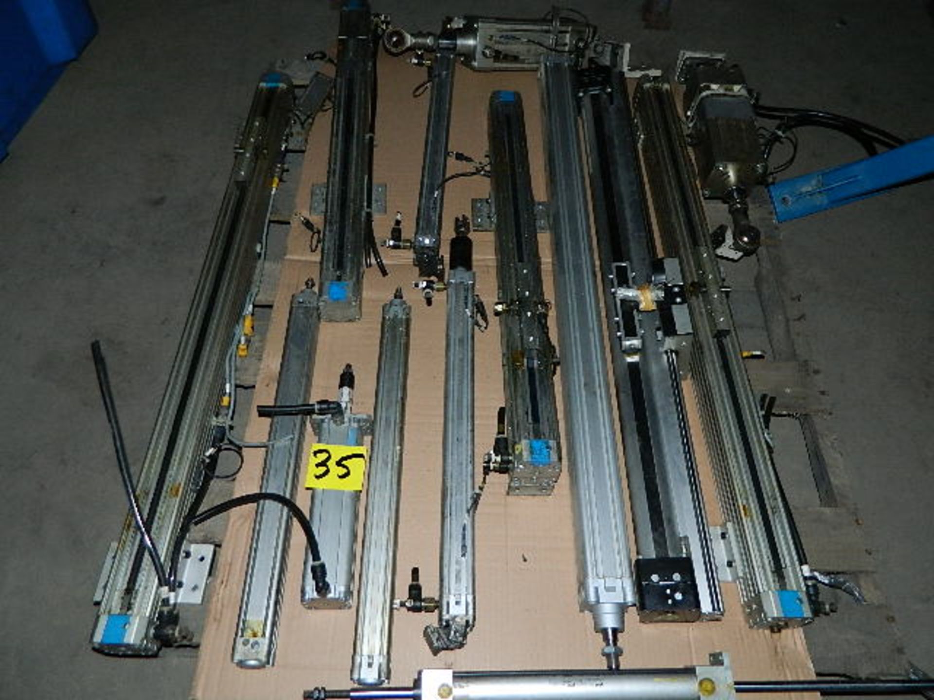 Pneumatic Cylinders Various Sizes (Qty. 13)