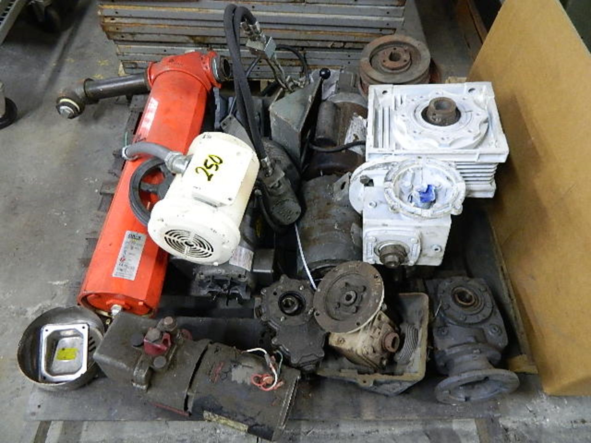 Motors/Gear Boxes. Motors Gear Boxes On Pallet, Oil Separator (Qty. 12) - Image 2 of 5