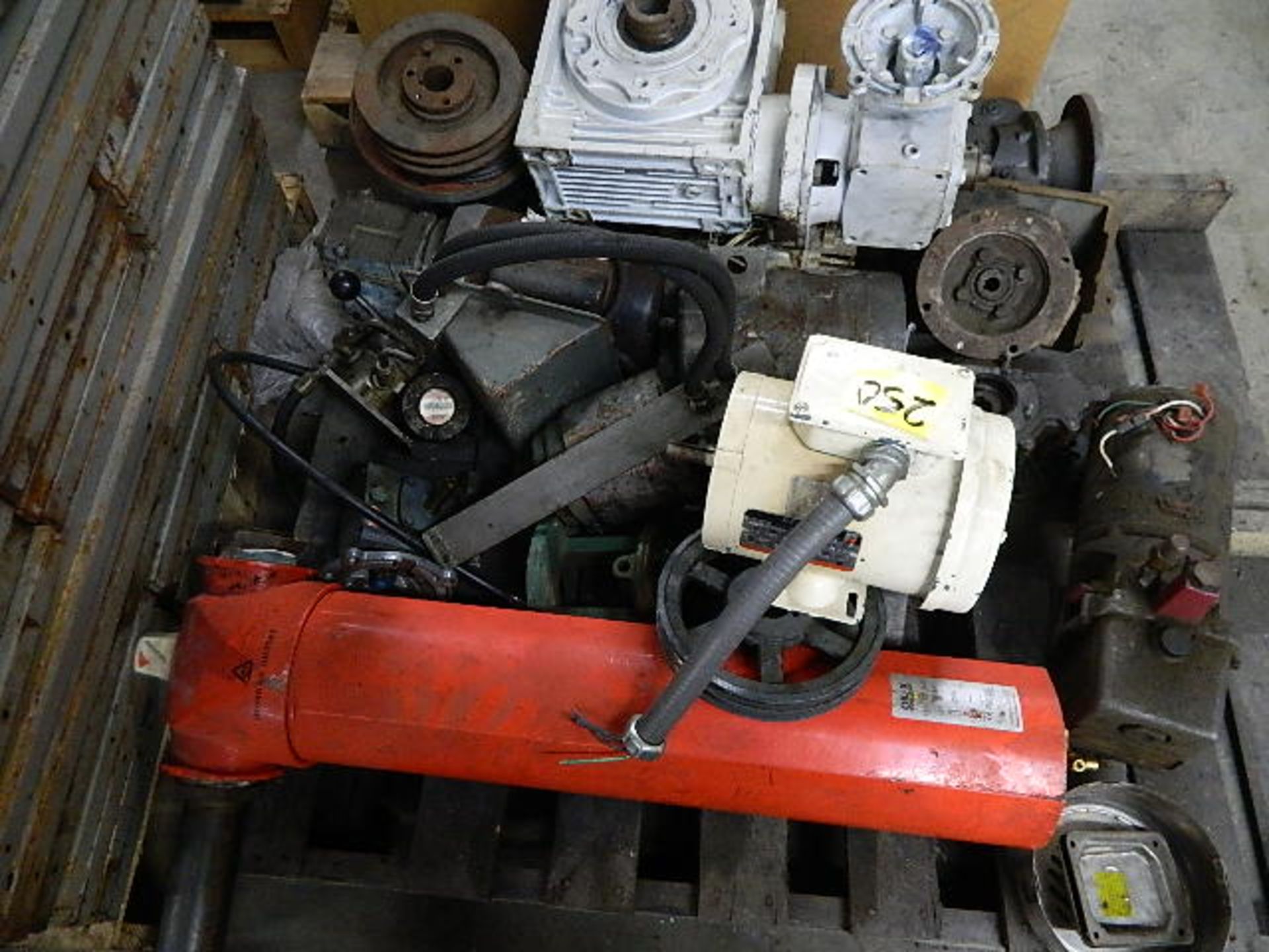 Motors/Gear Boxes. Motors Gear Boxes On Pallet, Oil Separator (Qty. 12) - Image 3 of 5
