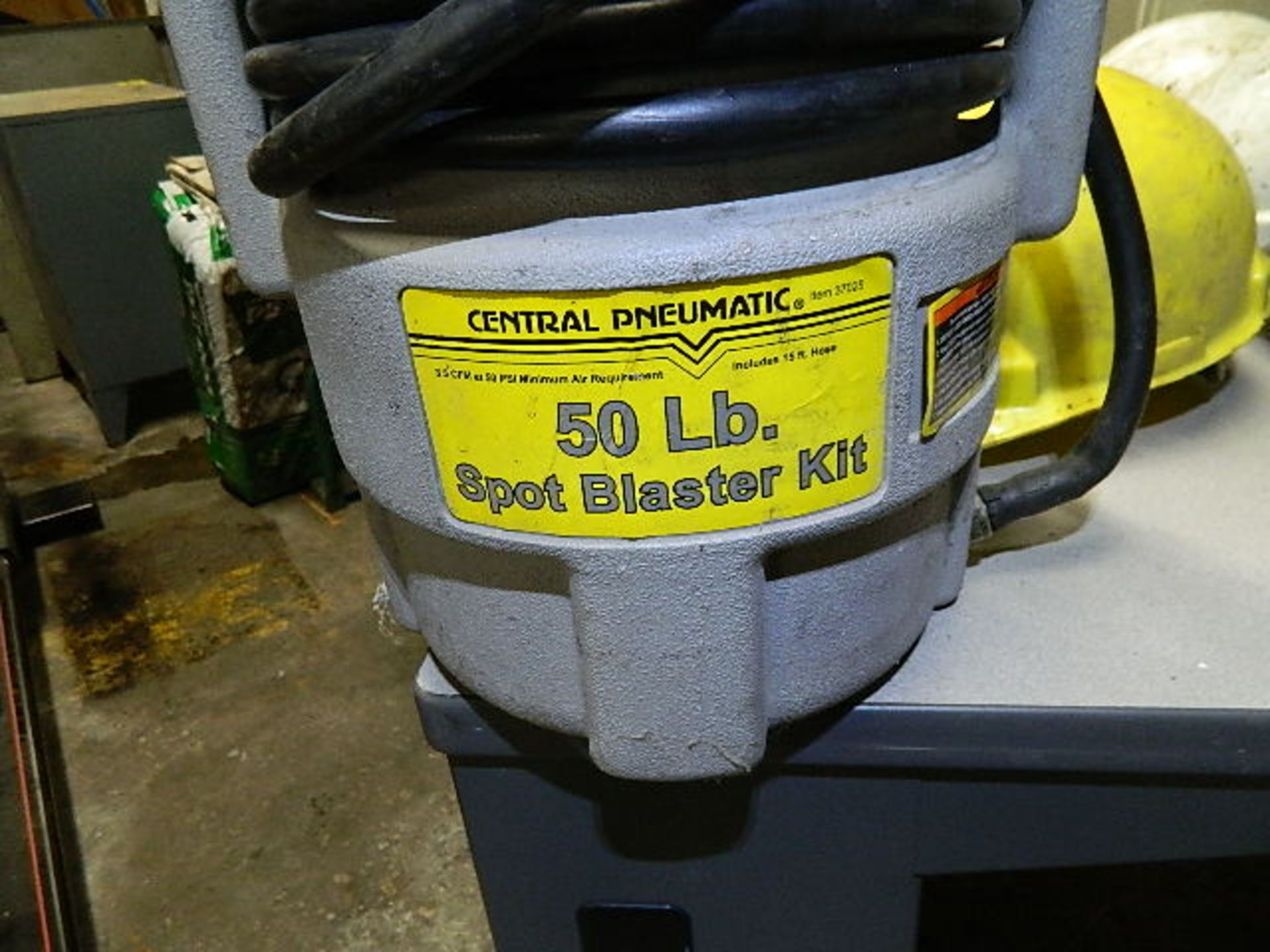 Spot Blaster. Central Pneumatic 50 LB. Spot Blaster (Note: No Gun) - Image 2 of 3