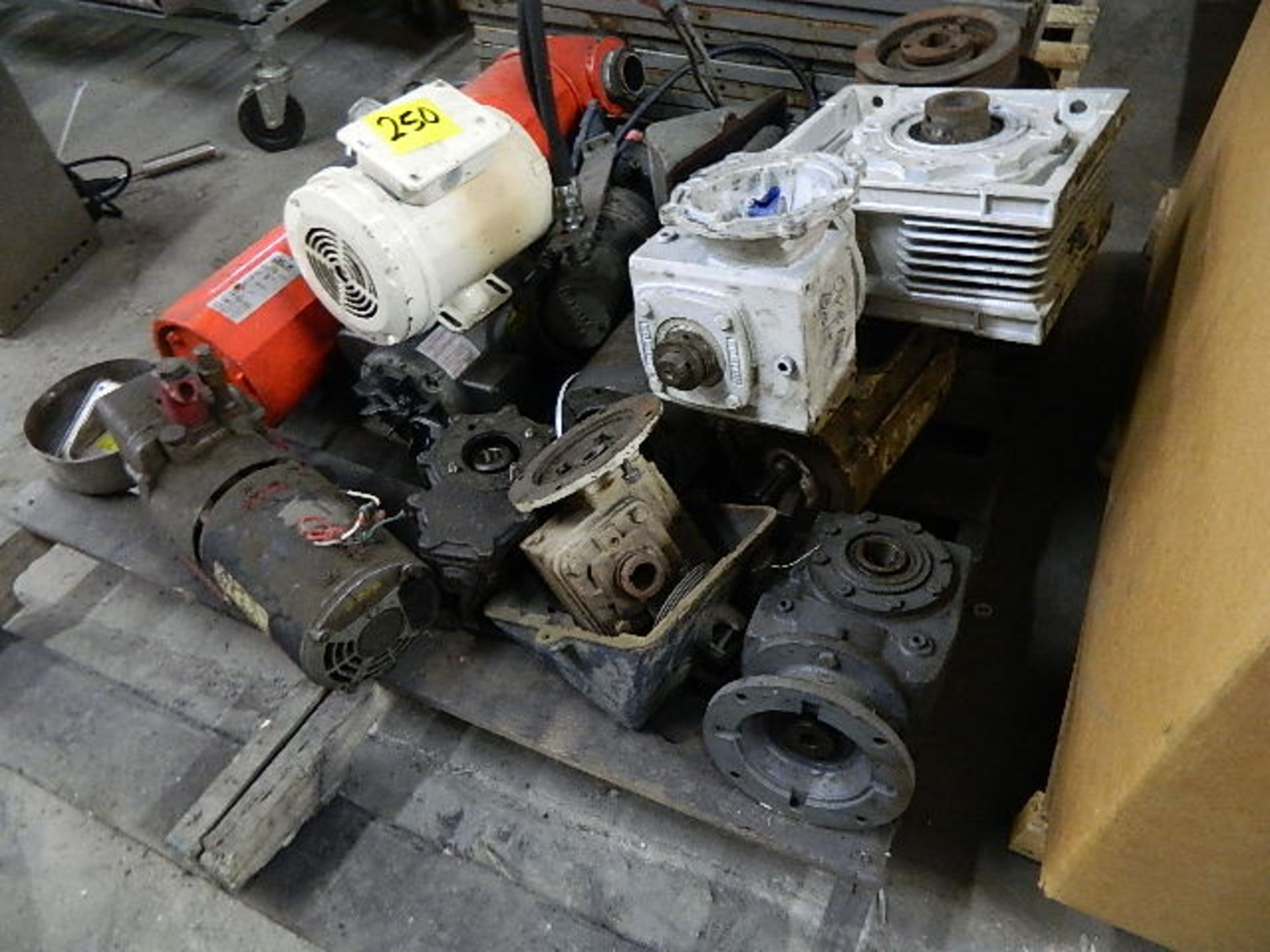 Motors/Gear Boxes. Motors Gear Boxes On Pallet, Oil Separator (Qty. 12) - Image 5 of 5