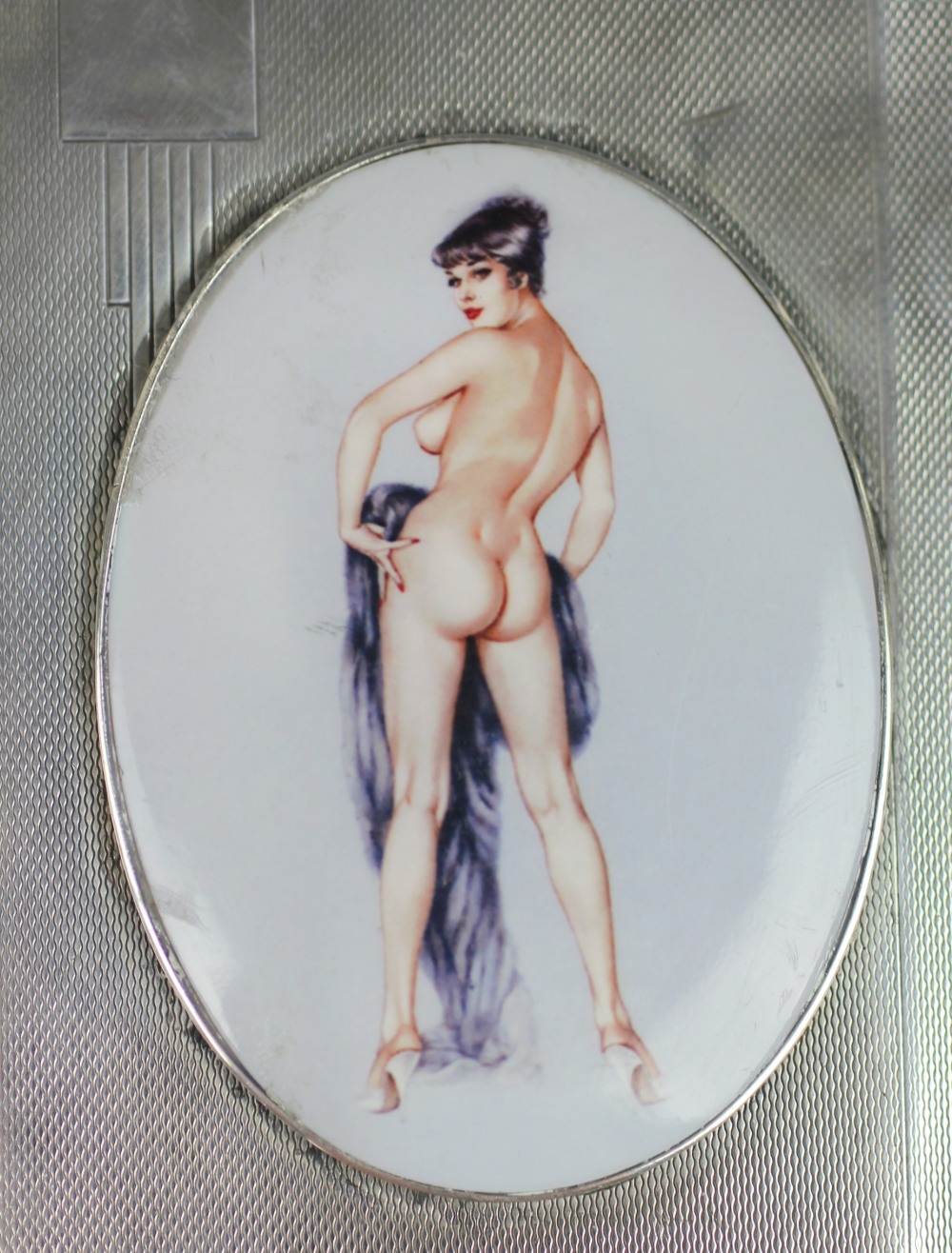 A Christian Dior enamelled powder compact, 7. - Image 4 of 4