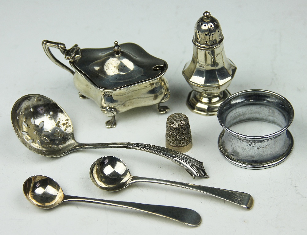 A small selection of silver and plate to include; a silver mustard, a silver pepperette, - Image 2 of 2