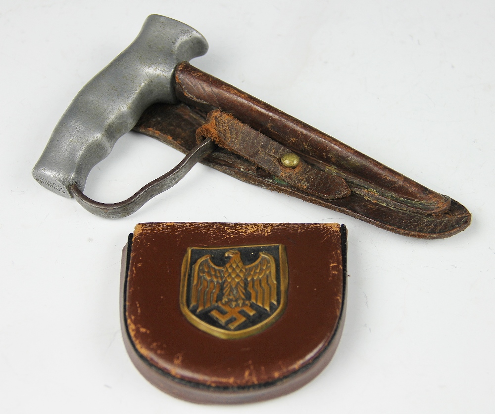 A WWI British Officers Robbins Dudley Push Dagger,