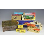 A selection of collectable toys to include a Hornby Dublo D1 Island Platform,