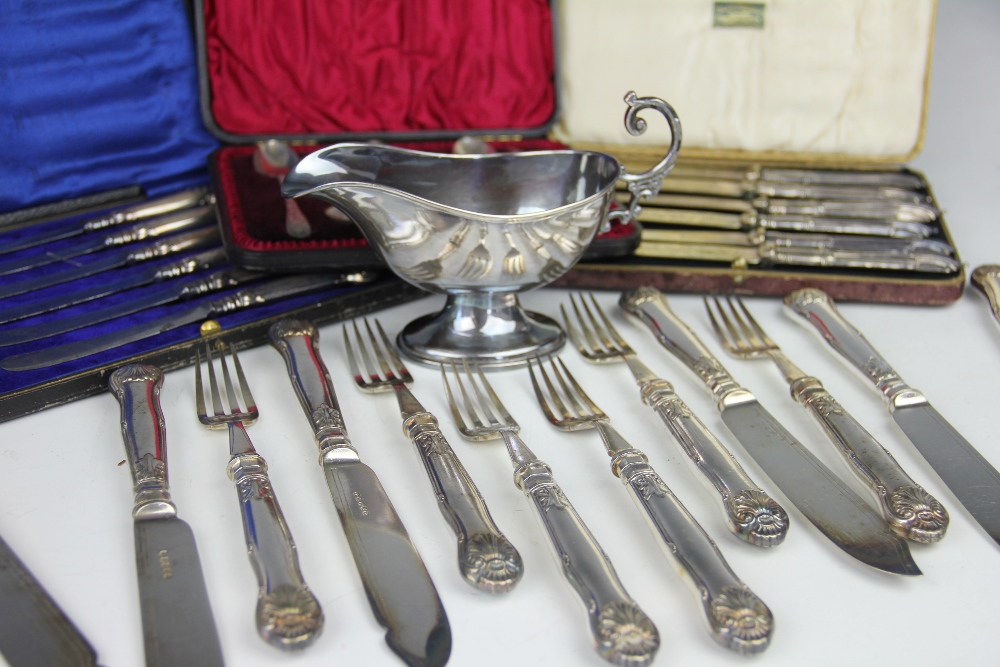 A selection of silver and plated wares, to include a cased set of six silver teaspoons, - Image 2 of 2