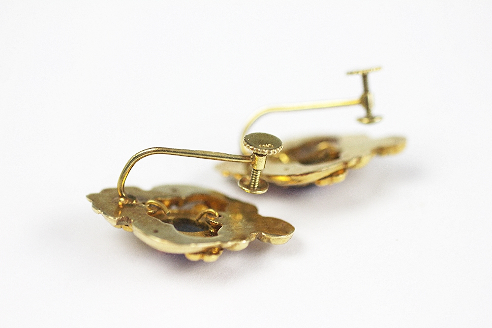 A pair of gold and garnet earrings screw earrings, - Image 3 of 3