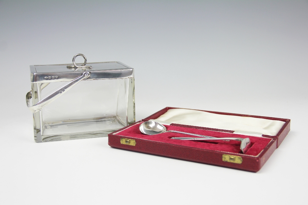 A silver topped glass pilchard box and cover, Hukin and Heath, Birmingham 1921, of plain, - Image 2 of 2