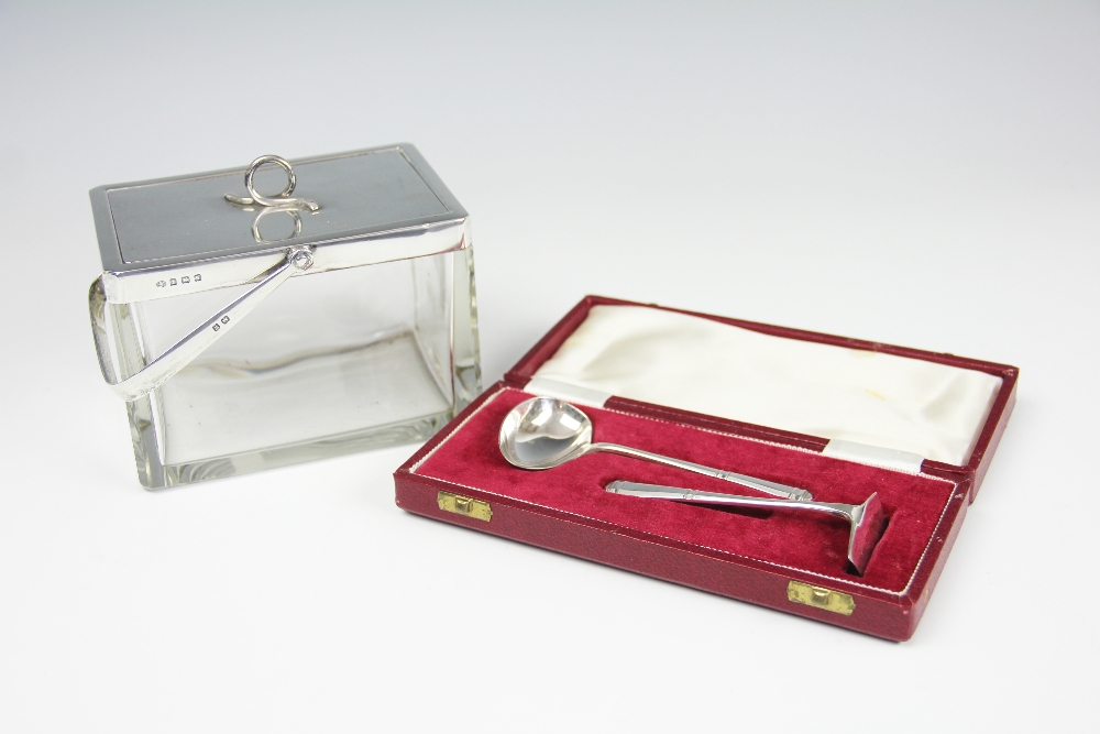 A silver topped glass pilchard box and cover, Hukin and Heath, Birmingham 1921, of plain,