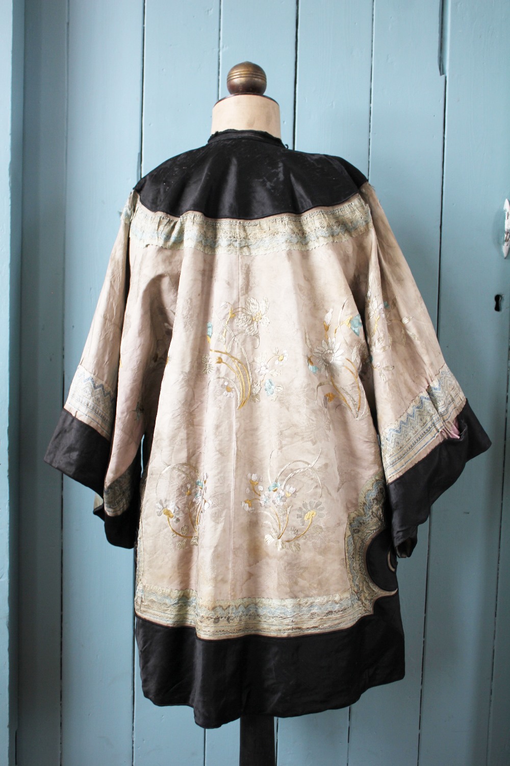 A Chinese silk embroidered ladies jacket, late 19th century, - Image 2 of 3