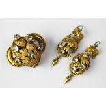 A Victorian brooch and earring set,