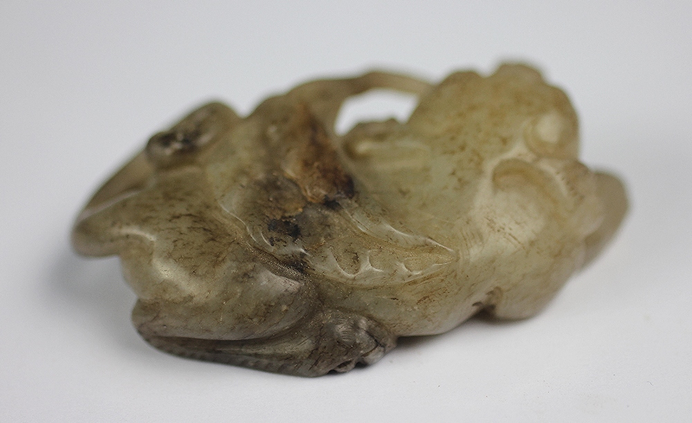 A Chinese carved jade figure of a Dog of Fo, 6. - Image 2 of 3