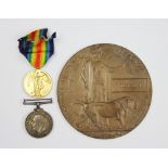 A World War I pair and death plaque to 3876 Pte F. Sykes Ches.