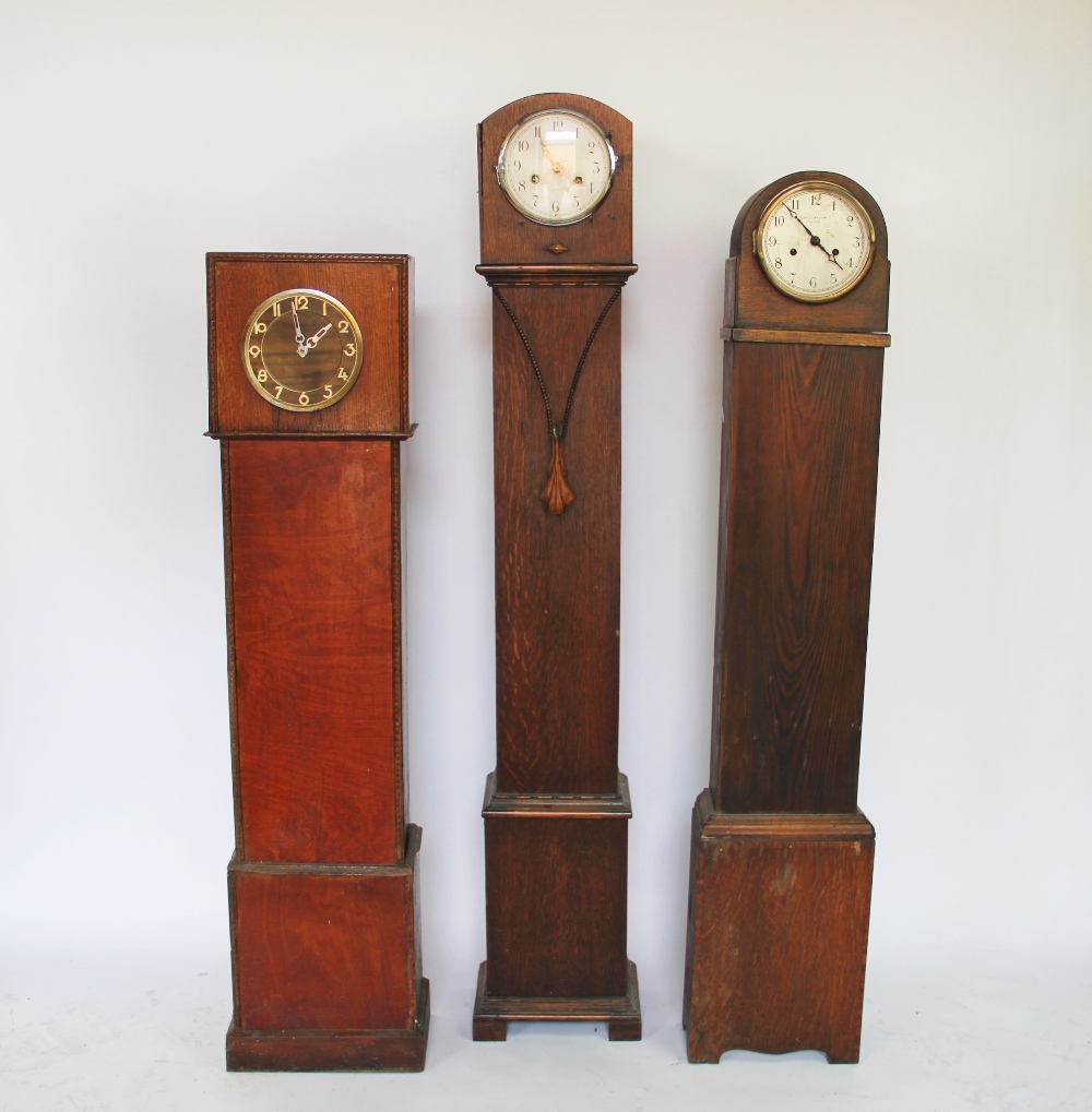 A collection of early 20th century mantel clocks and part clocks, - Bild 2 aus 2
