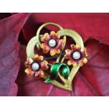 An Edwardian enamelled brooch/pendant,