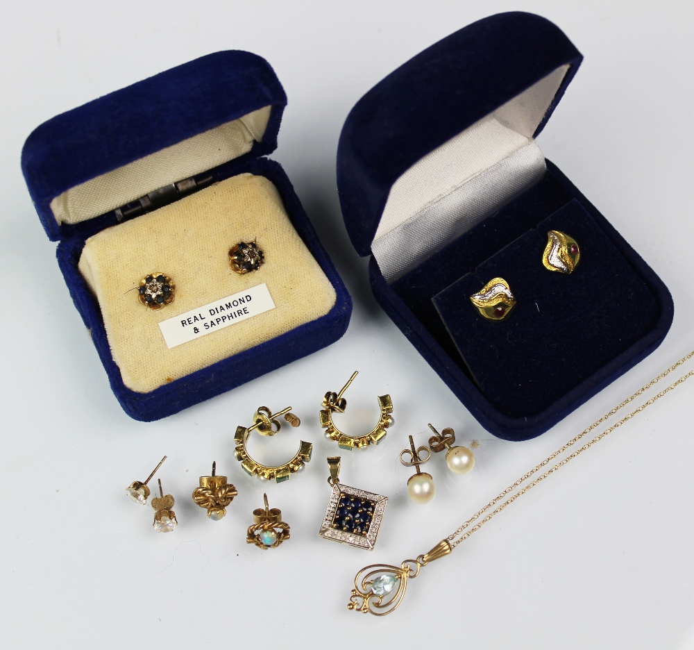 A collection of jewellery, to include; a sapphire and diamond square pendant set in 9ct gold,