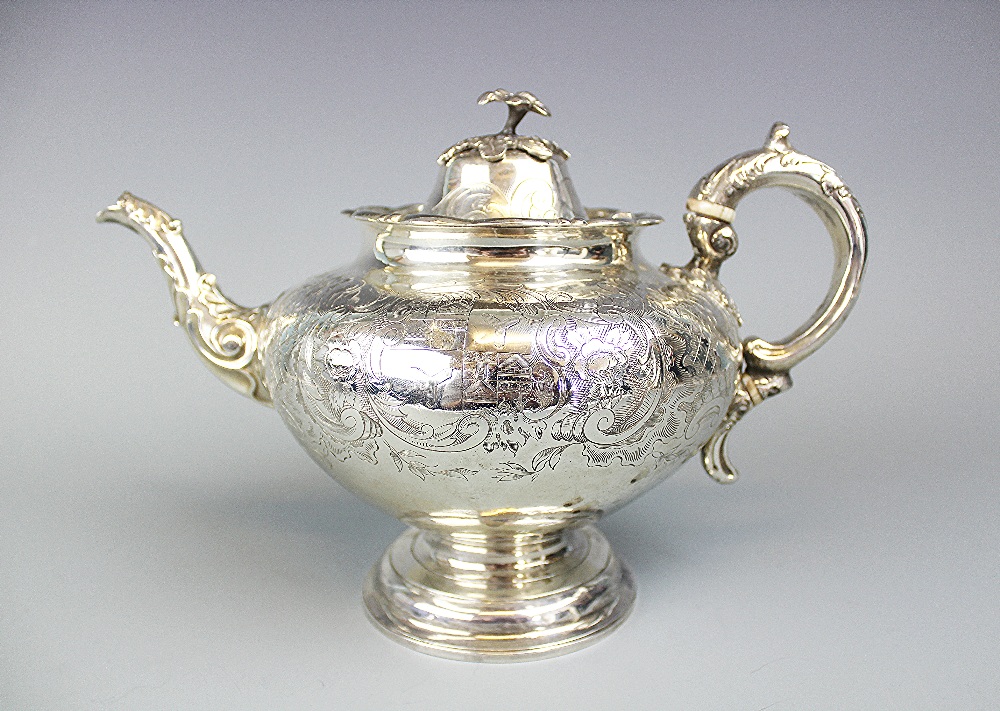 A Victorian Scottish silver teapot, David Crichton Rait, Edinburgh c.