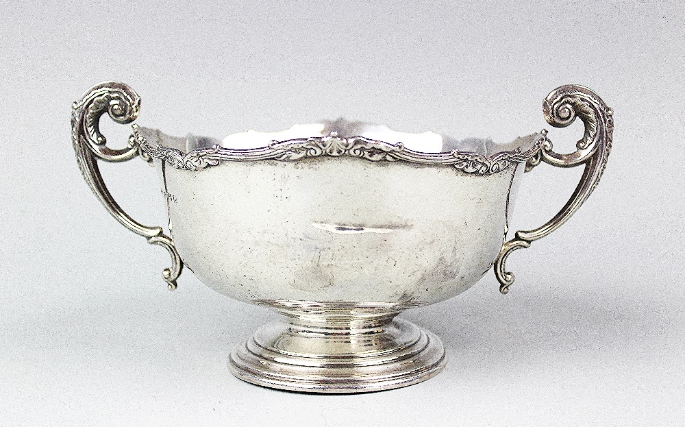 A George V twin handled silver pedestal bowl, Adie Brothers, Birmingham 1924,