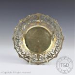 An Edwardian silver dish, London 1901, Josiah Williams & Co, of circular form,