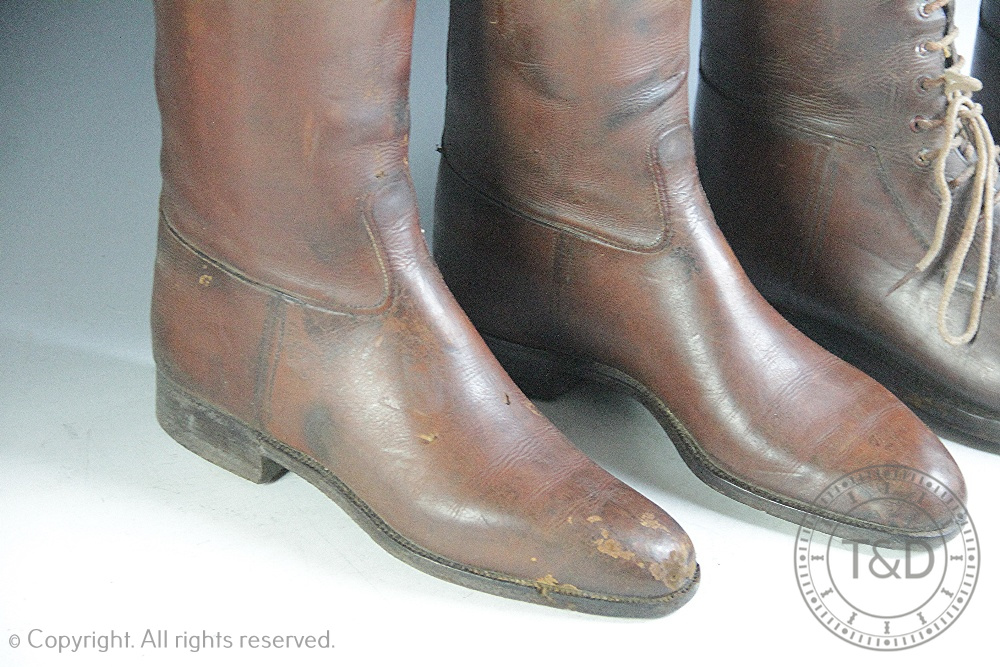 A pair of gentlemans tan leather riding boots, - Bild 3 aus 5
