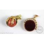A 9ct gold swivel fob set with bloodstone and carnelian,