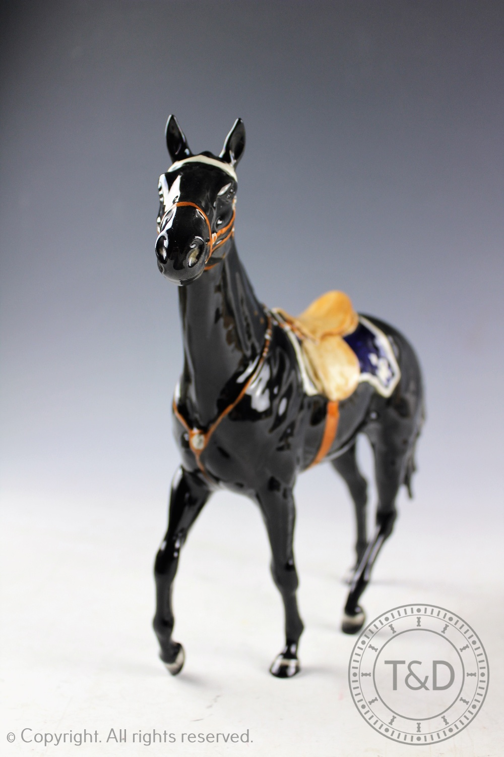 A Beswick Mountie Stallion, designed by Graham Tongue, model number 2431, black gloss, - Bild 2 aus 4